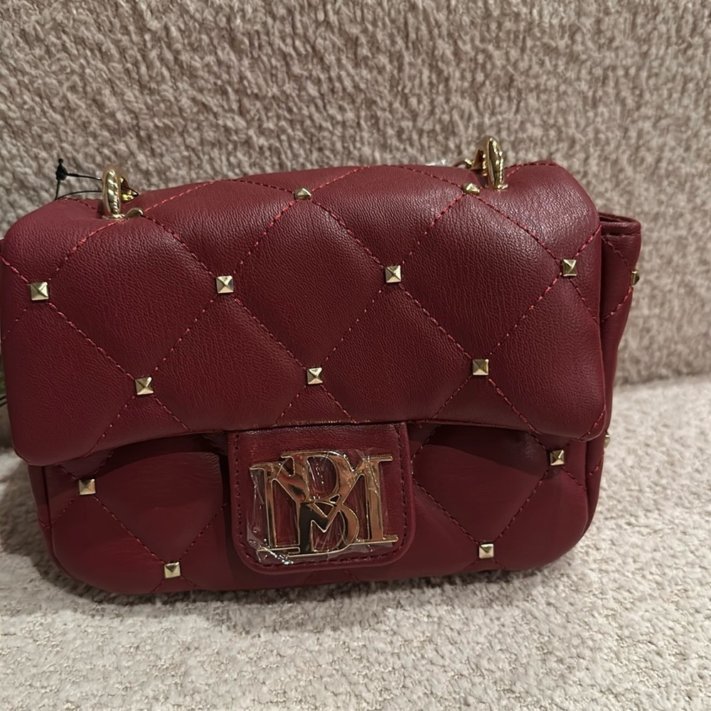 BADGLEY MISHKA CROSSBODY WITH PEARL SHORT HANDLE NWT STILL WRAPPED WINE COLORED